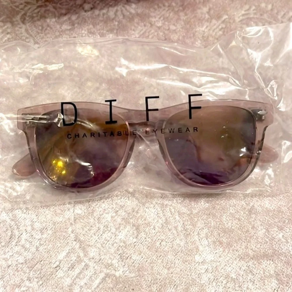 Brand New DIFF Eyewear Kota Polarized Sunglasses Mirrored Lens Translucent Frame